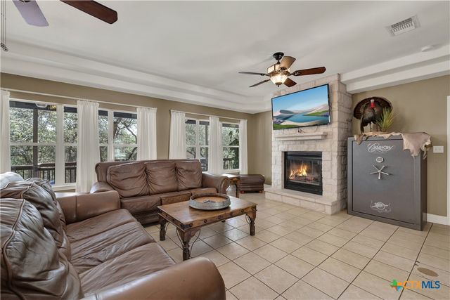 581 Lorne Road, Canyon Lake, TX 78133