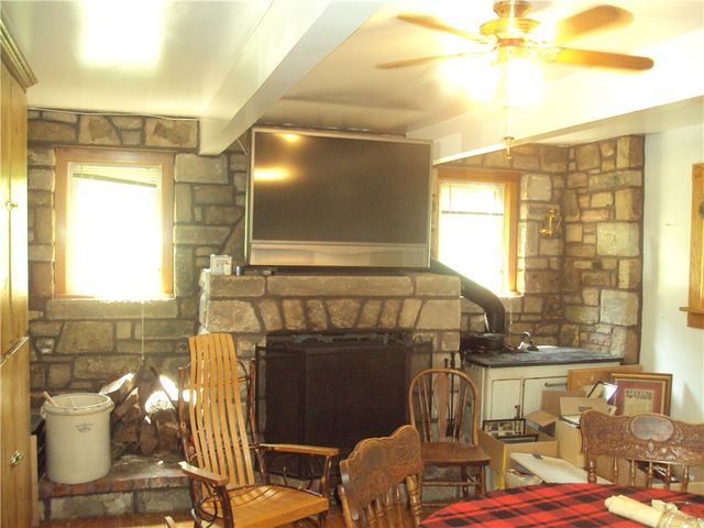 128 Ashbrook Rd, Quemahoning Twp, PA 15936