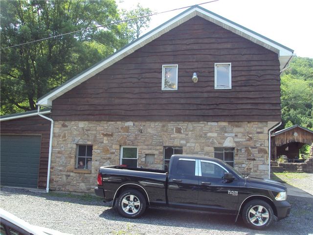 128 Ashbrook Rd, Quemahoning Twp, PA 15936