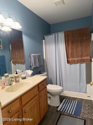 8625 Applegate Village Dr, Louisville, KY 40219