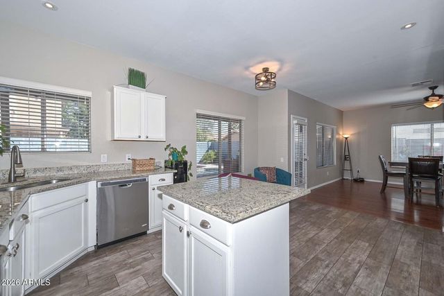 6946 W VIA DEL SOL Drive, Glendale, AZ 85310