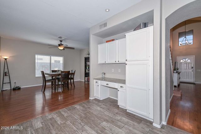 6946 W VIA DEL SOL Drive, Glendale, AZ 85310