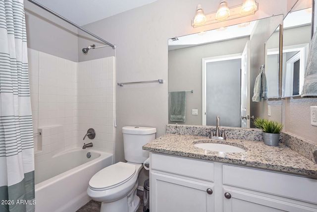 6946 W VIA DEL SOL Drive, Glendale, AZ 85310