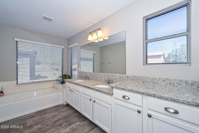 6946 W VIA DEL SOL Drive, Glendale, AZ 85310