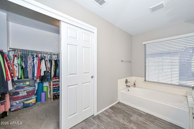 6946 W VIA DEL SOL Drive, Glendale, AZ 85310