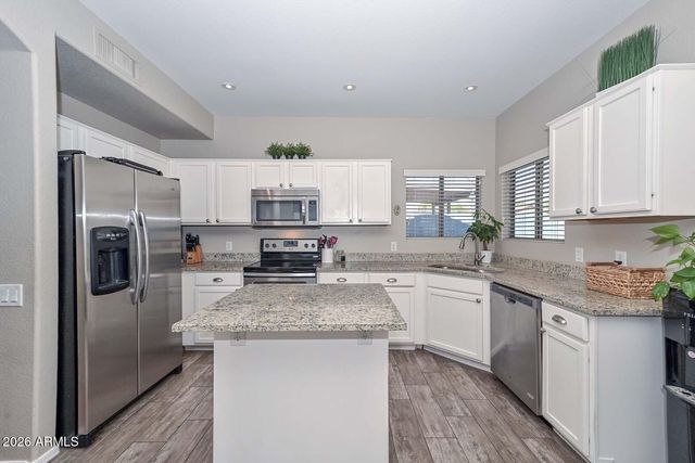 6946 W VIA DEL SOL Drive, Glendale, AZ 85310