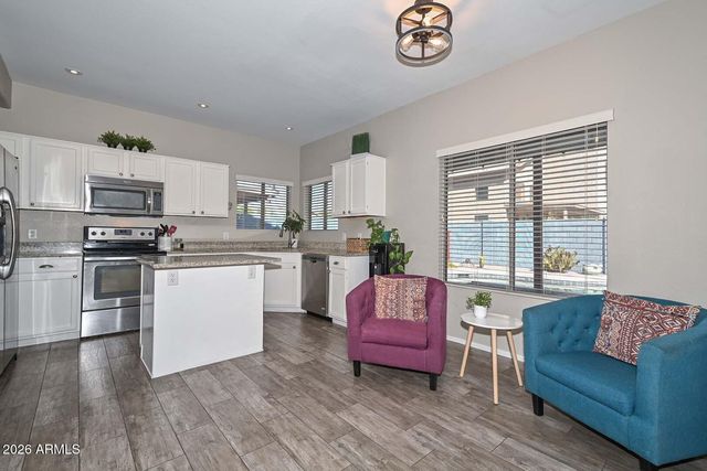 6946 W VIA DEL SOL Drive, Glendale, AZ 85310