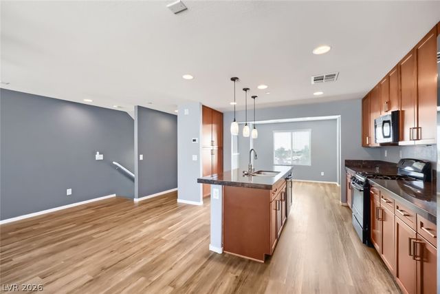 9050 West Tropicana Avenue 1043, Las Vegas, NV 89147