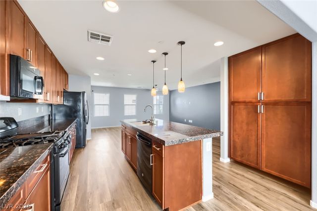 9050 West Tropicana Avenue 1043, Las Vegas, NV 89147