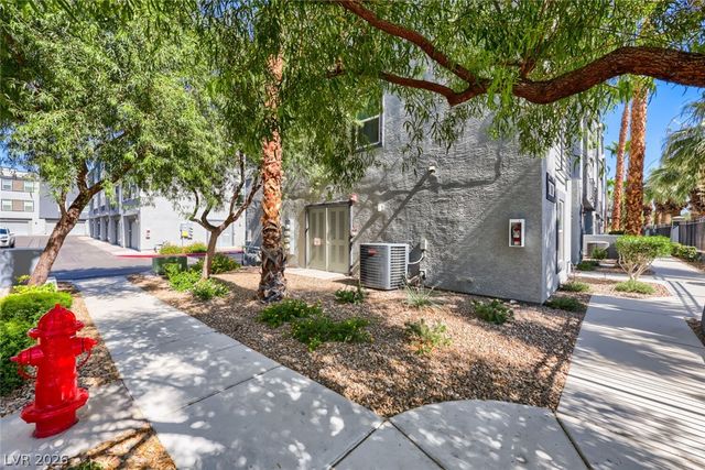 9050 West Tropicana Avenue 1043, Las Vegas, NV 89147