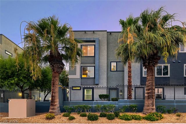 9050 West Tropicana Avenue 1043, Las Vegas, NV 89147