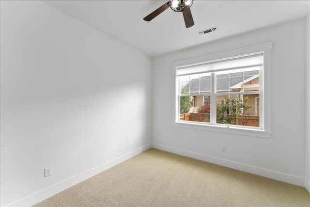 409 Castle Rock Drive, Central Point, OR 97502