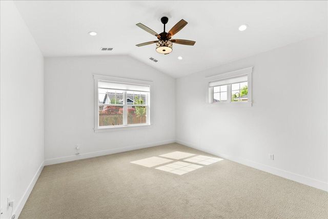 409 Castle Rock Drive, Central Point, OR 97502