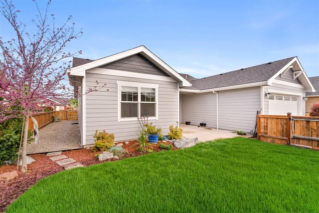 409 Castle Rock Drive, Central Point, OR 97502