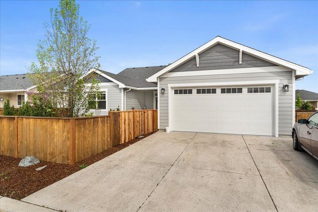 409 Castle Rock Drive, Central Point, OR 97502
