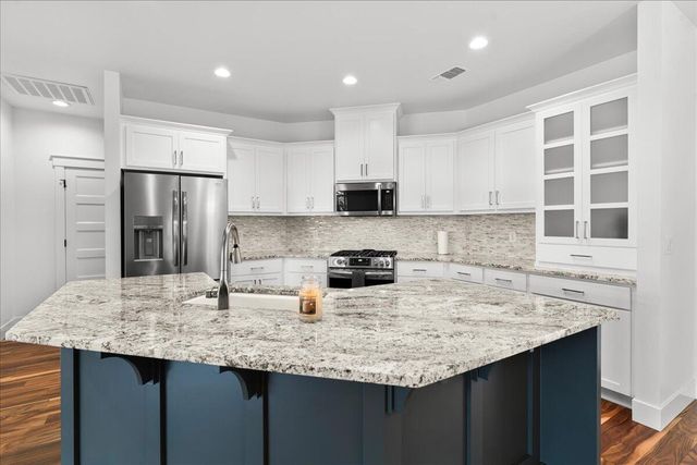 409 Castle Rock Drive, Central Point, OR 97502