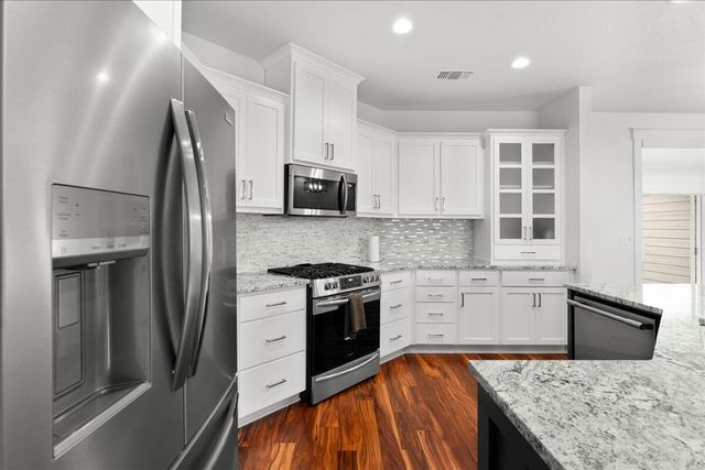 409 Castle Rock Drive, Central Point, OR 97502