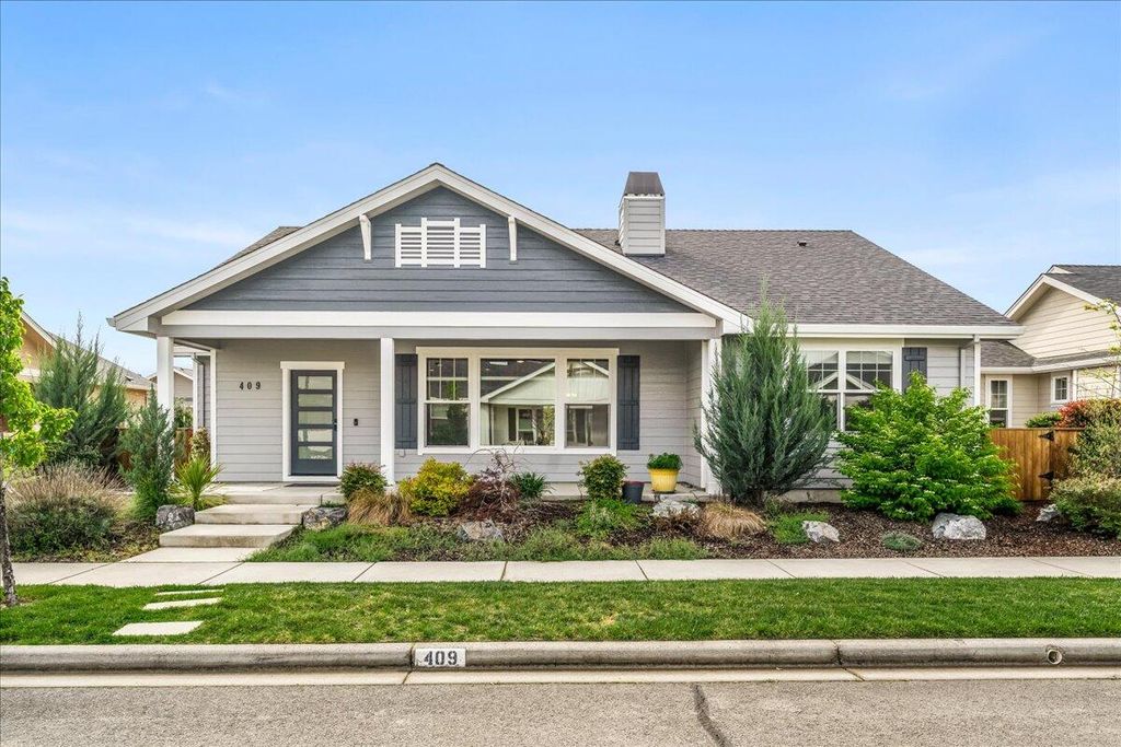 409 Castle Rock Drive, Central Point, OR 97502