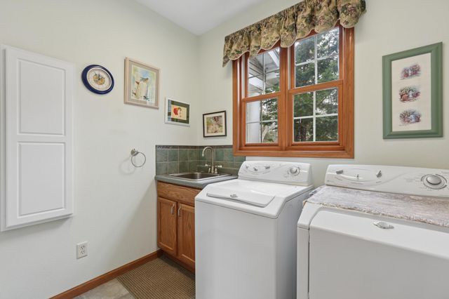 287 Plainview Drive, River Falls, WI 54022