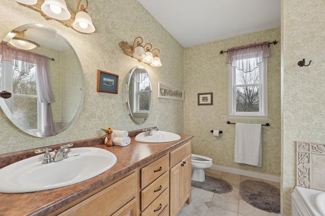 287 Plainview Drive, River Falls, WI 54022