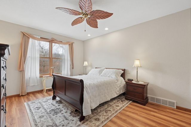 287 Plainview Drive, River Falls, WI 54022