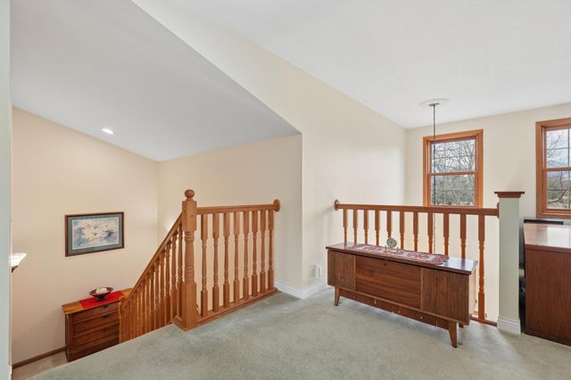 287 Plainview Drive, River Falls, WI 54022