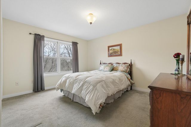 287 Plainview Drive, River Falls, WI 54022