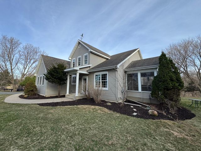 287 Plainview Drive, River Falls, WI 54022