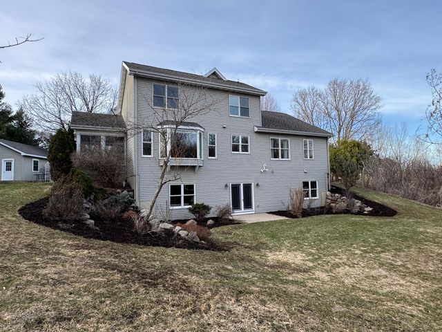 287 Plainview Drive, River Falls, WI 54022