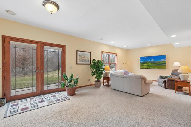 287 Plainview Drive, River Falls, WI 54022