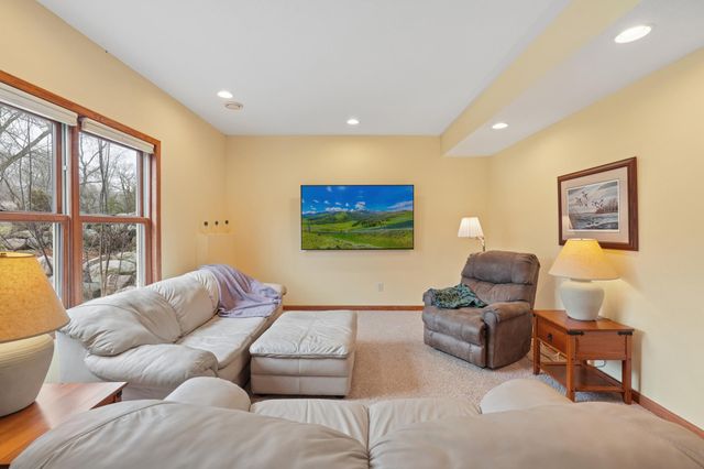 287 Plainview Drive, River Falls, WI 54022