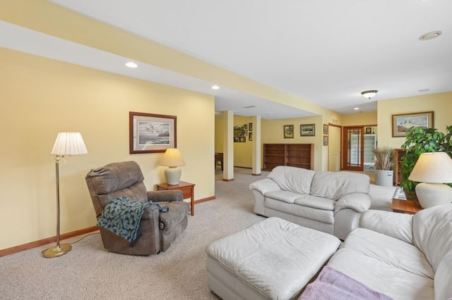 287 Plainview Drive, River Falls, WI 54022