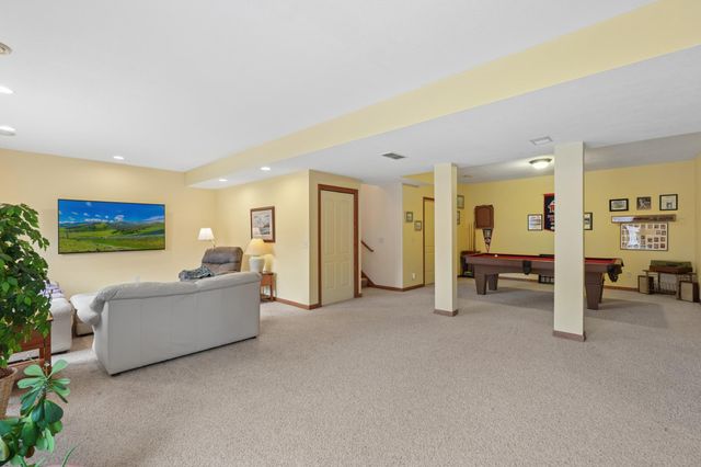 287 Plainview Drive, River Falls, WI 54022