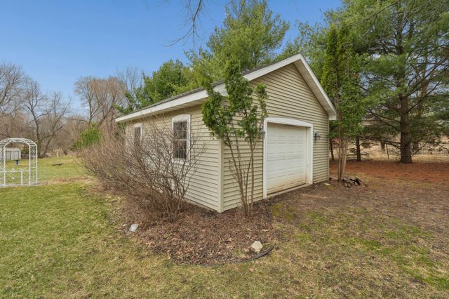 287 Plainview Drive, River Falls, WI 54022