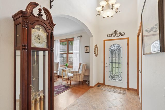 287 Plainview Drive, River Falls, WI 54022