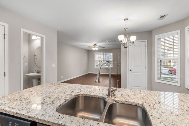 218 Woodland Valley Ln, Clarksville, TN 37040