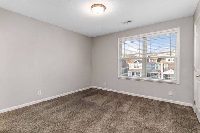 218 Woodland Valley Ln, Clarksville, TN 37040