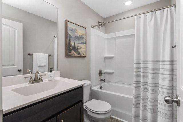 218 Woodland Valley Ln, Clarksville, TN 37040