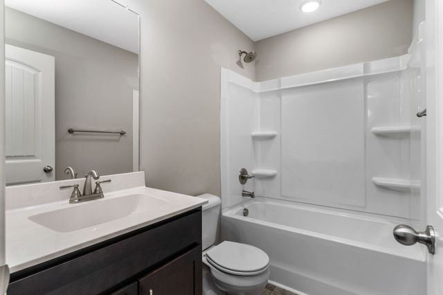 218 Woodland Valley Ln, Clarksville, TN 37040