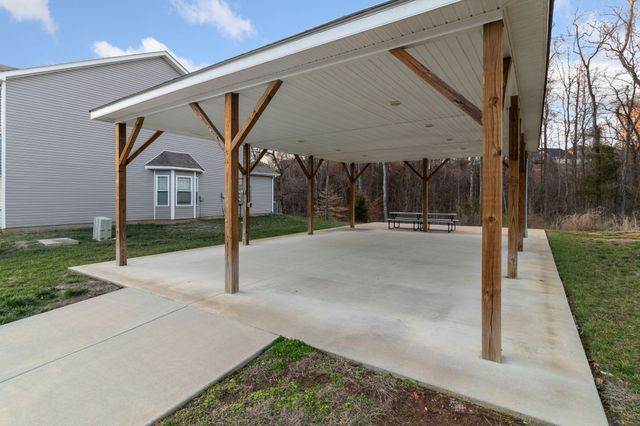 218 Woodland Valley Ln, Clarksville, TN 37040