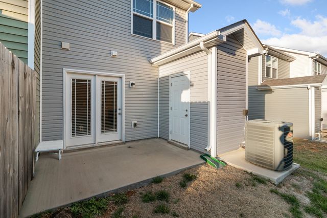 218 Woodland Valley Ln, Clarksville, TN 37040