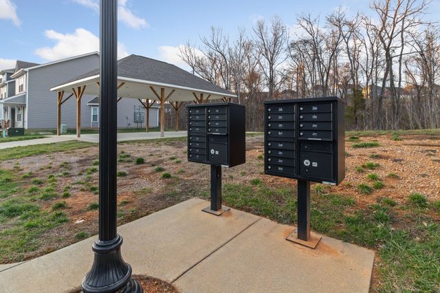 218 Woodland Valley Ln, Clarksville, TN 37040