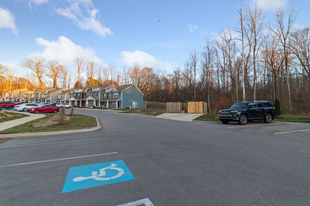 218 Woodland Valley Ln, Clarksville, TN 37040