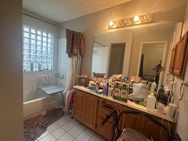 6944 Bentley Avenue, Fort Worth, TX 76137