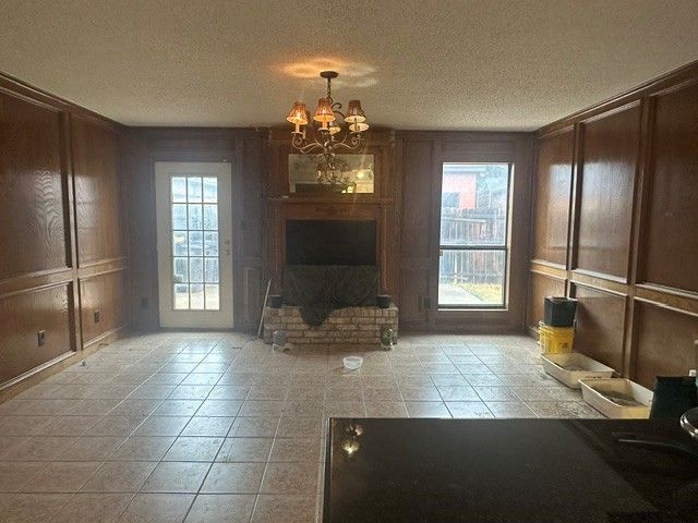 6944 Bentley Avenue, Fort Worth, TX 76137