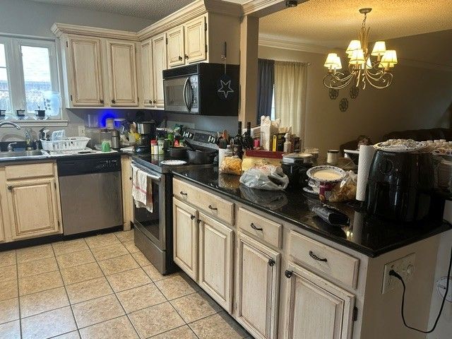 6944 Bentley Avenue, Fort Worth, TX 76137