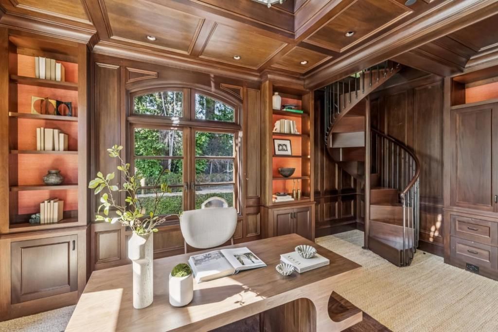 Image 12 of property listing at 2 Somerset Lane, Atherton, CA 94027