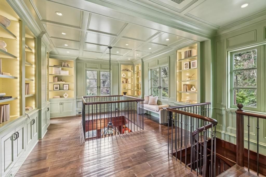 Image 13 of property listing at 2 Somerset Lane, Atherton, CA 94027