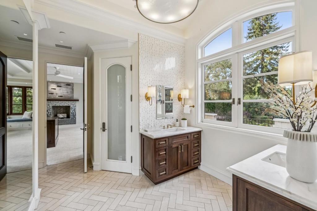 Image 26 of property listing at 2 Somerset Lane, Atherton, CA 94027