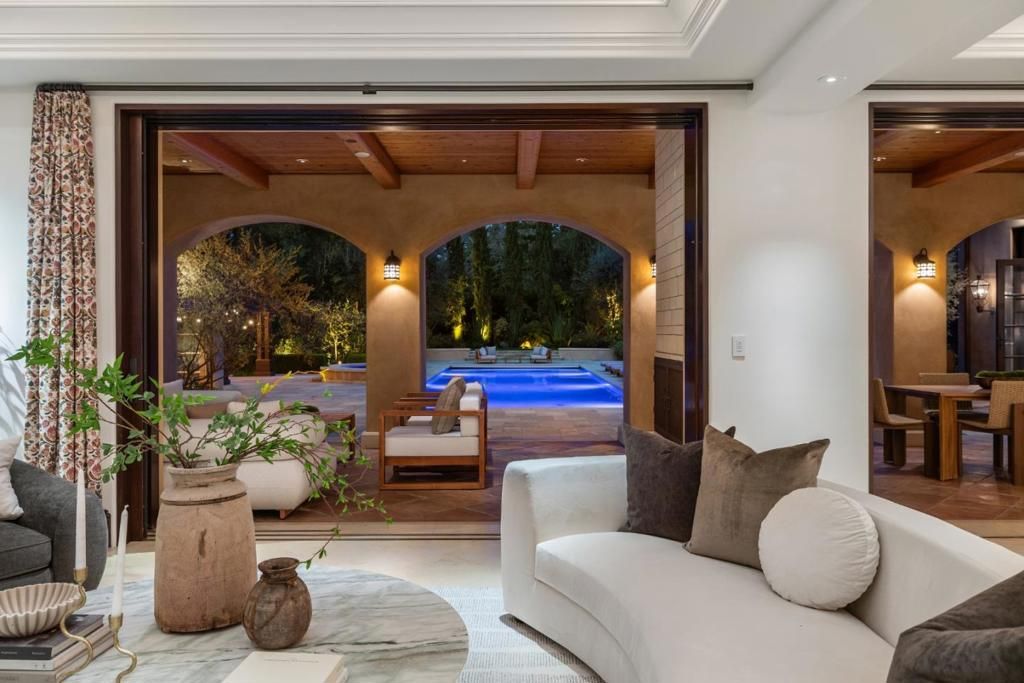 Image 3 of property listing at 2 Somerset Lane, Atherton, CA 94027